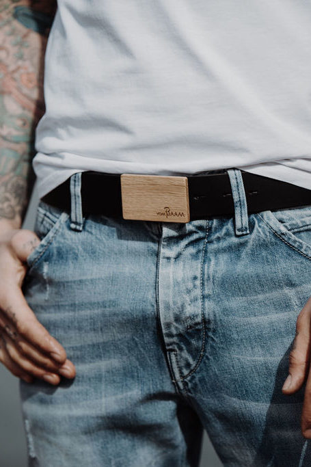 Ledergürtel schwarz mit Holzschnalle Eiche