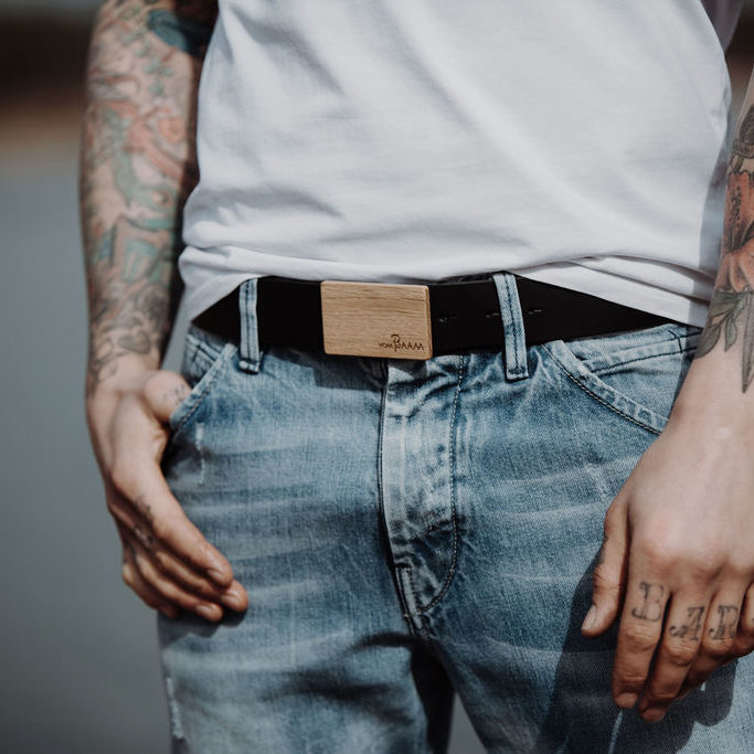 Ledergürtel schwarz mit Holzschnalle Eiche