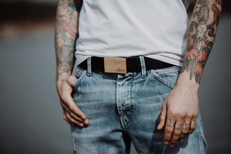 Ledergürtel schwarz mit Holzschnalle Eiche