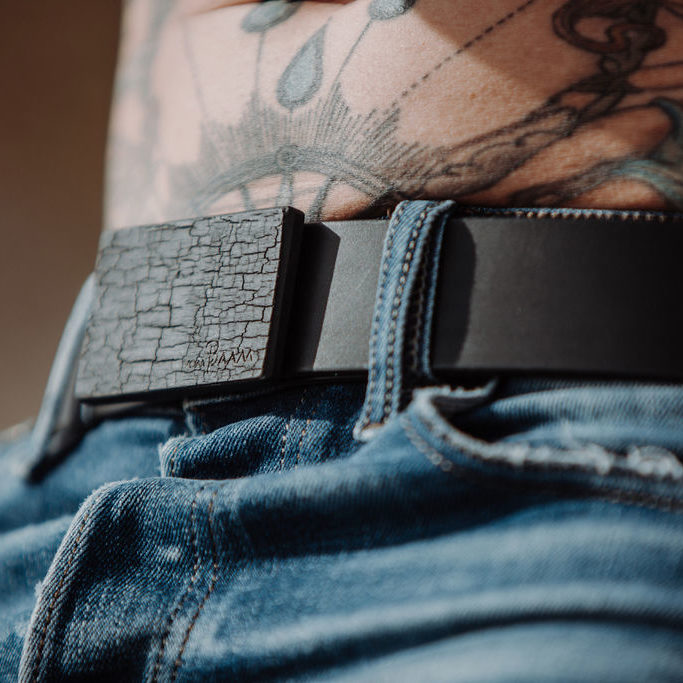 Ledergürtel schwarz mit Holzschnalle Obrennt