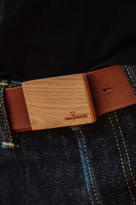 Ledergürtel mit Holzschnalle
