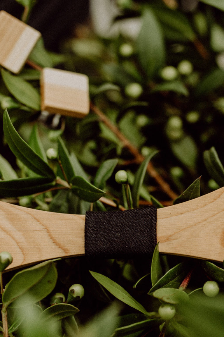 Holzfliege Flieder mit Manschettenknöpfen