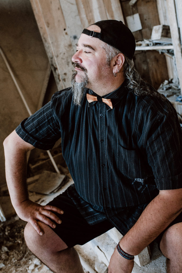 Holzfliege aus Wacholderholz - vom baam