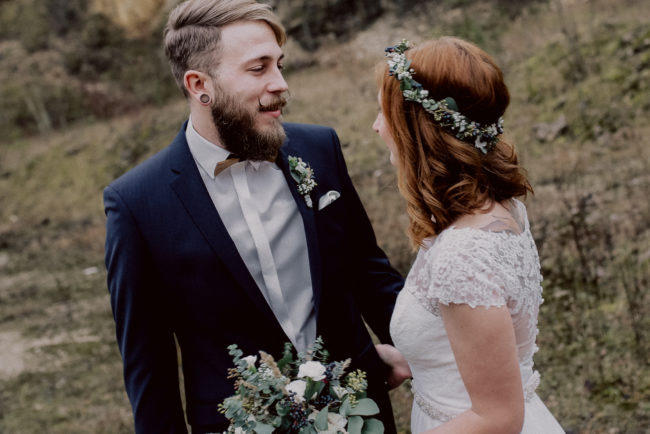 Bräutigam mit Holzfliege